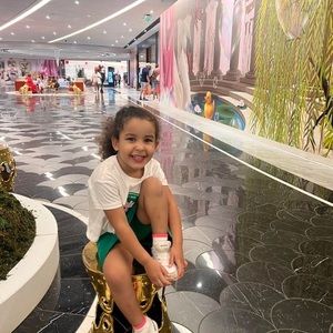 Meet your Posher, Khadija